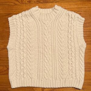 Cable Knit Sleeveless Sweater Vest